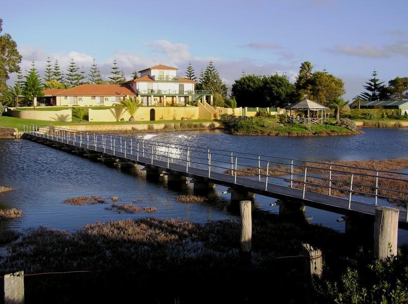 Martin Fields Beach Retreat Busselton Exterior photo