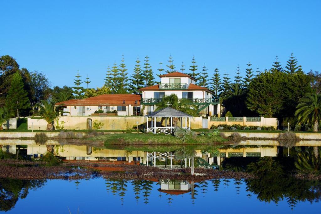 Martin Fields Beach Retreat Busselton Exterior photo